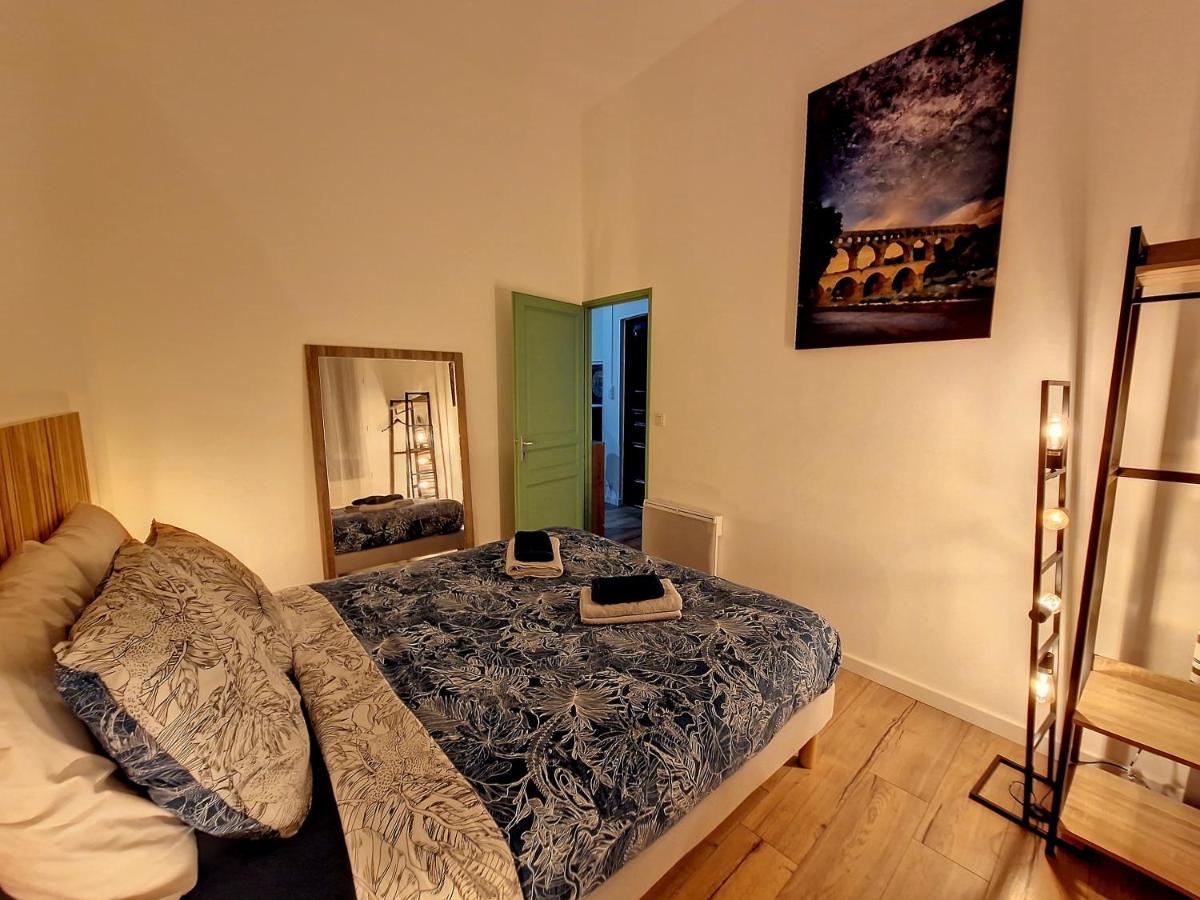 Nimes: Appartement L'Auguste Centre-Ville. Buitenkant foto