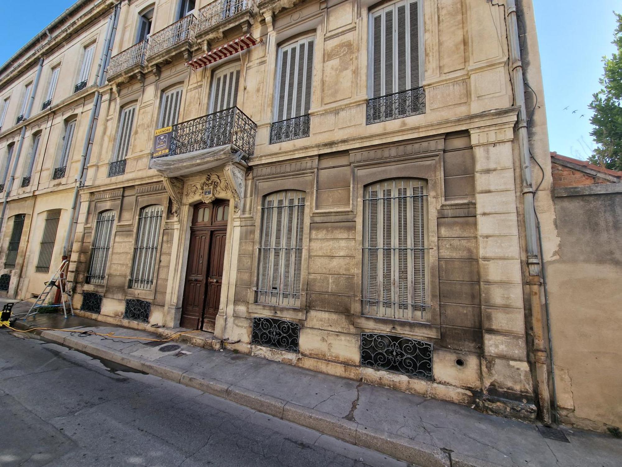 Nimes: Appartement L'Auguste Centre-Ville. Buitenkant foto